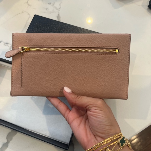 Brand new never worn Prada envelope wallet - Picture 4 of 5